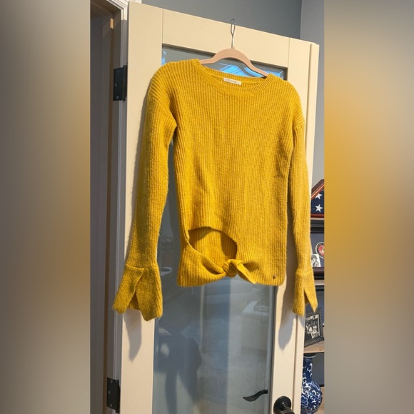 💛🍁Cute Bell-Sleeved Sweater - Picture 2 of 4